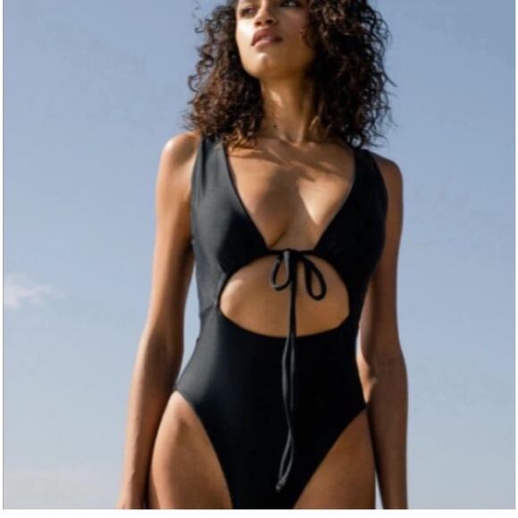 JADE SWIM Swimsuit Size Extra Small Cava One Piece Black NWT Cutout Beach - Picture 1 of 14